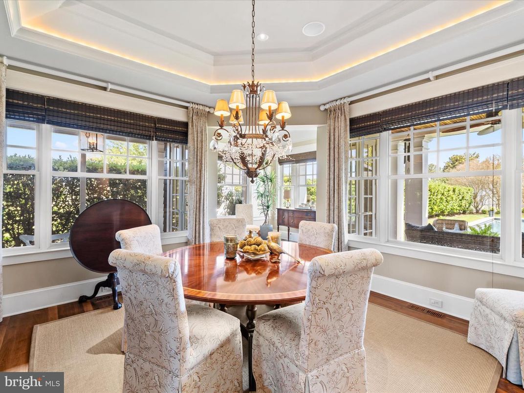 Chandelier, Dining room, Interior, Recessed Lighting, Wood Texture Flooring