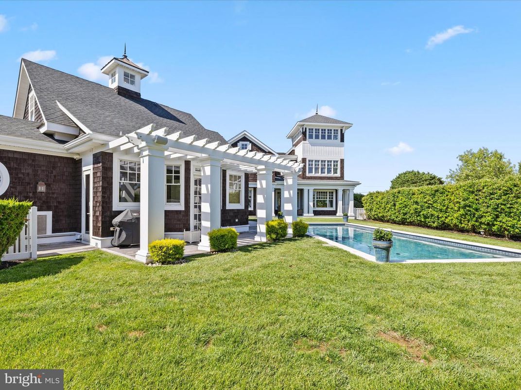 Backyard, Exterior, Pool