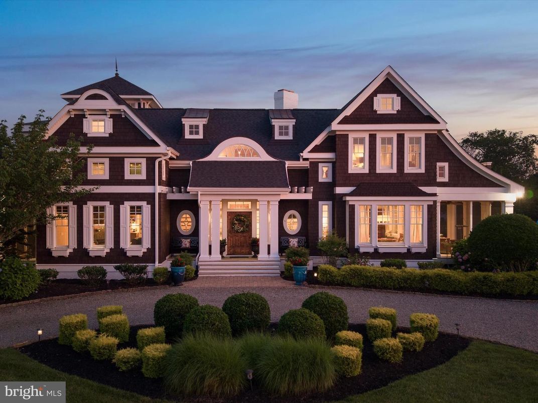 Exterior, Facade, Queen Anne Victorian
