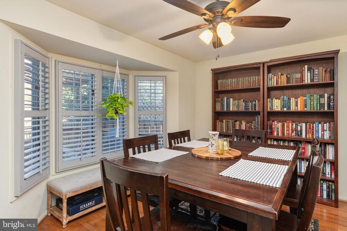 Dining room, Interior, Wood Texture Flooring