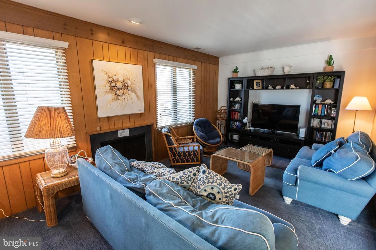 Interior, Living room, Recessed Lighting, Wooden Walls