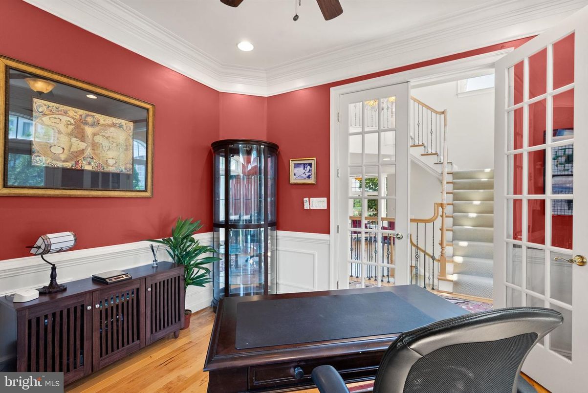 Home Office, Interior, Recessed Lighting, Wood Texture Flooring