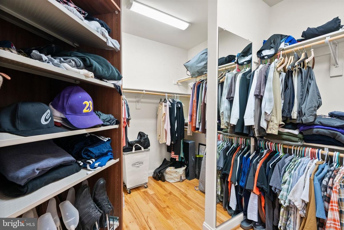 Interior, Walk-in Closets, Wood Texture Flooring