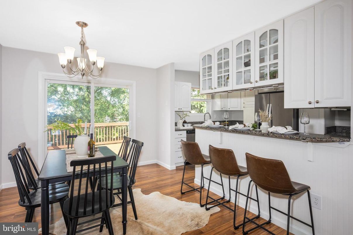 Chandelier, Dining room, Interior, Kitchen, Wood Texture Flooring
