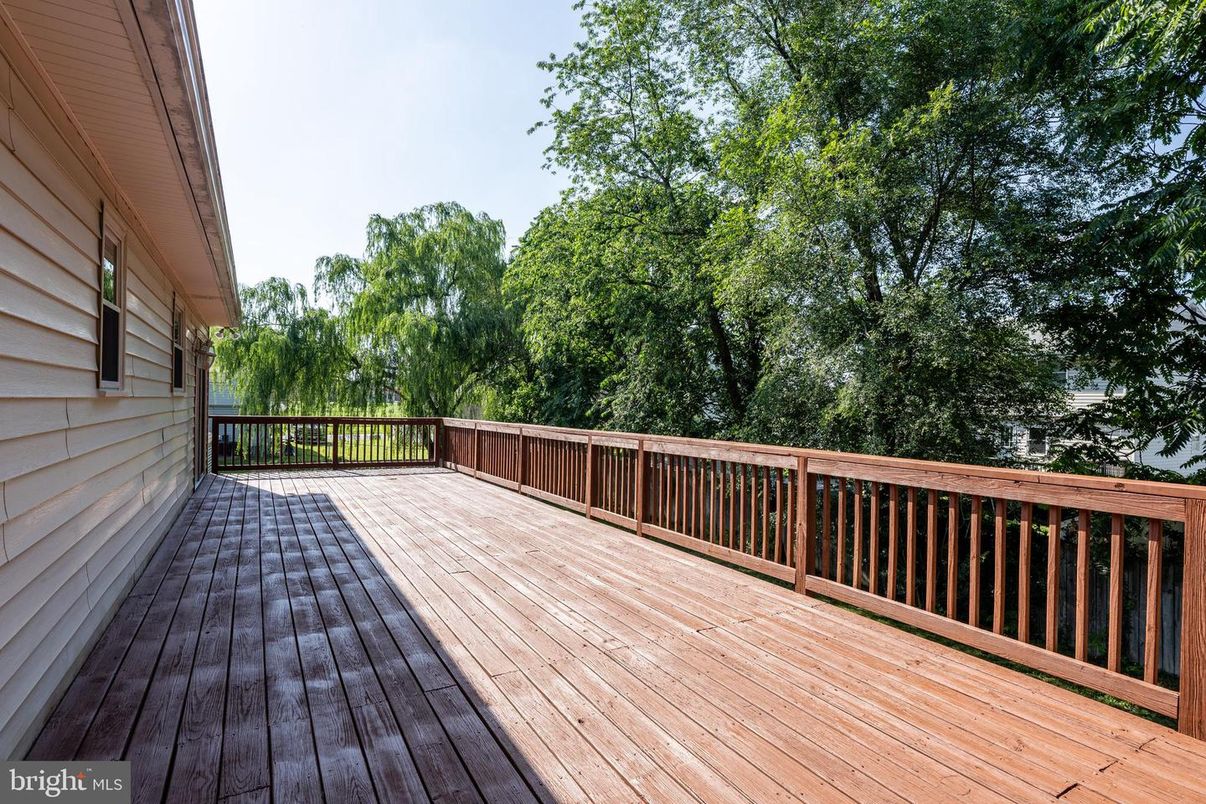 Exterior, Wood Texture Flooring