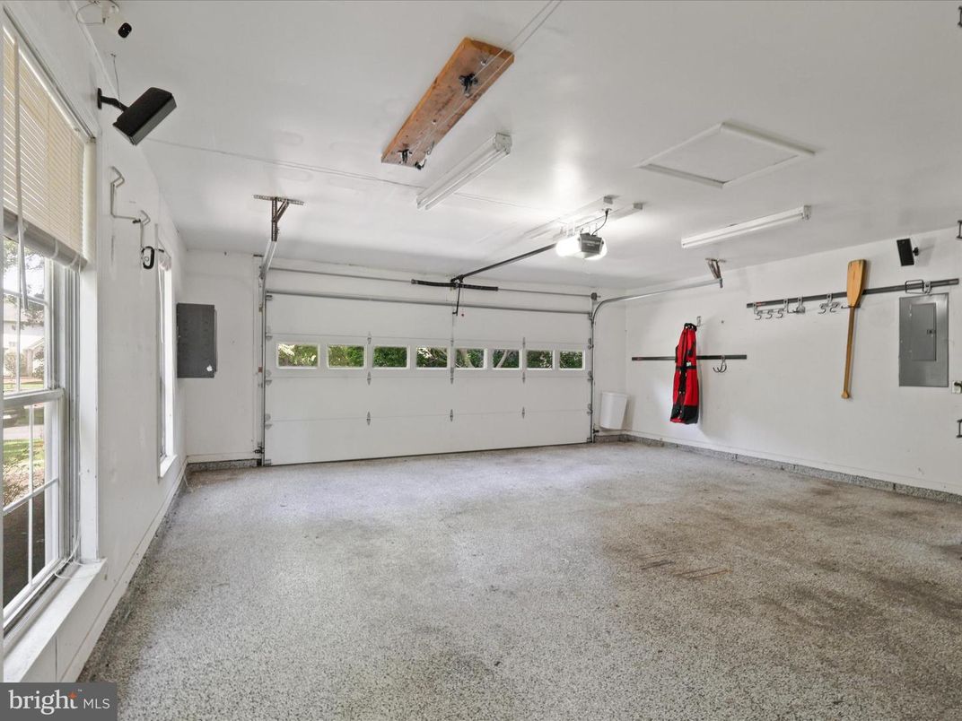 Garage, Interior