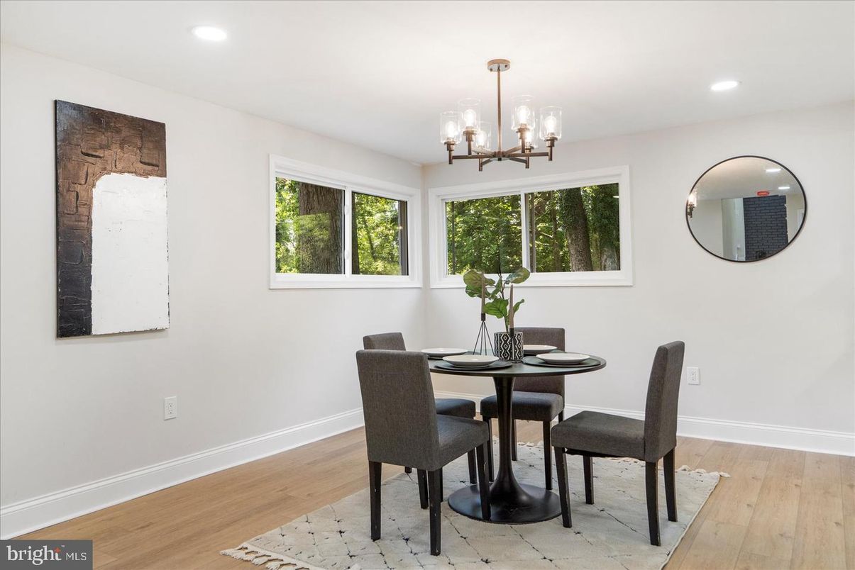 Chandelier, Dining room, Interior, Recessed Lighting, Wood Texture Flooring
