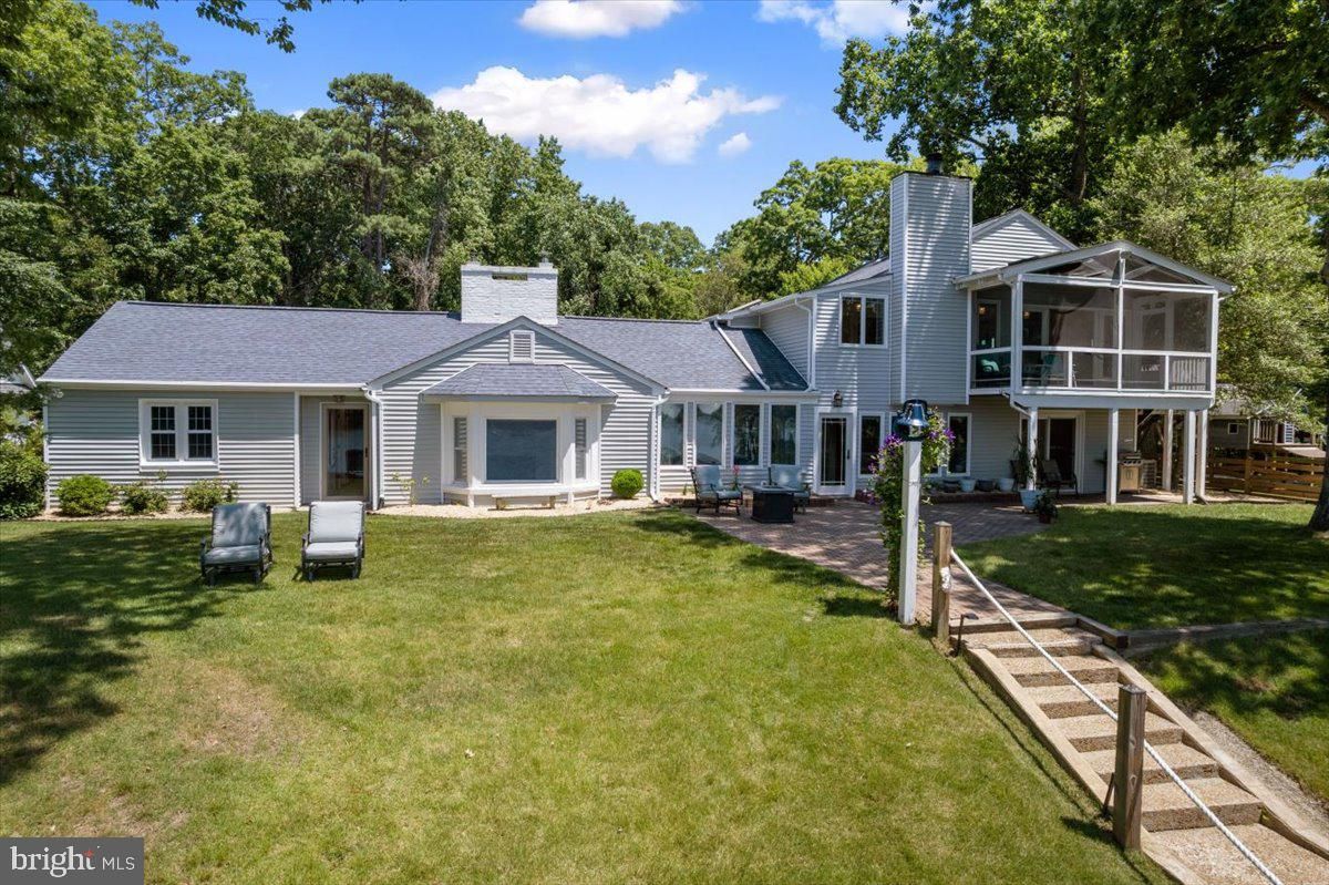 Backyard, Exterior, Facade, Farmhouse