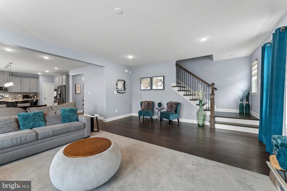 Interior, Kitchen, Living room, Pendant Lights, Recessed Lighting, Stainless Steel Appliances, Wood Texture Flooring