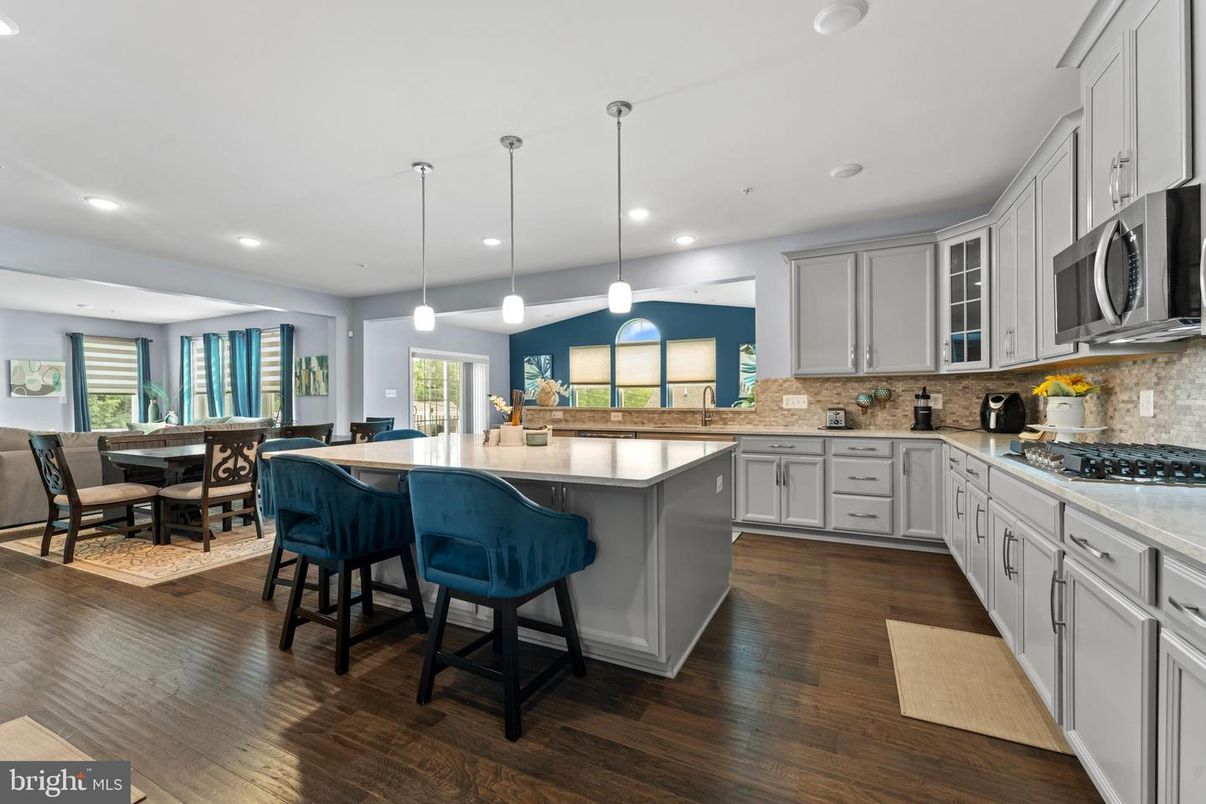 Dining room, Interior, Kitchen, Pendant Lights, Recessed Lighting, Wood Texture Flooring