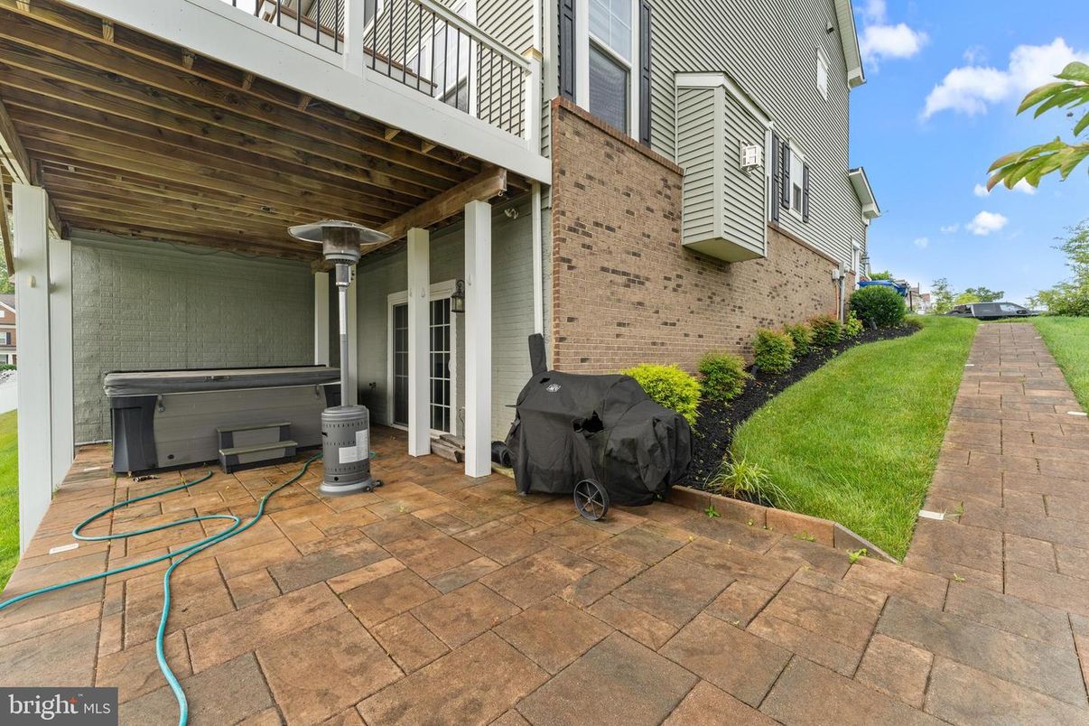 Exterior, Hot Tub