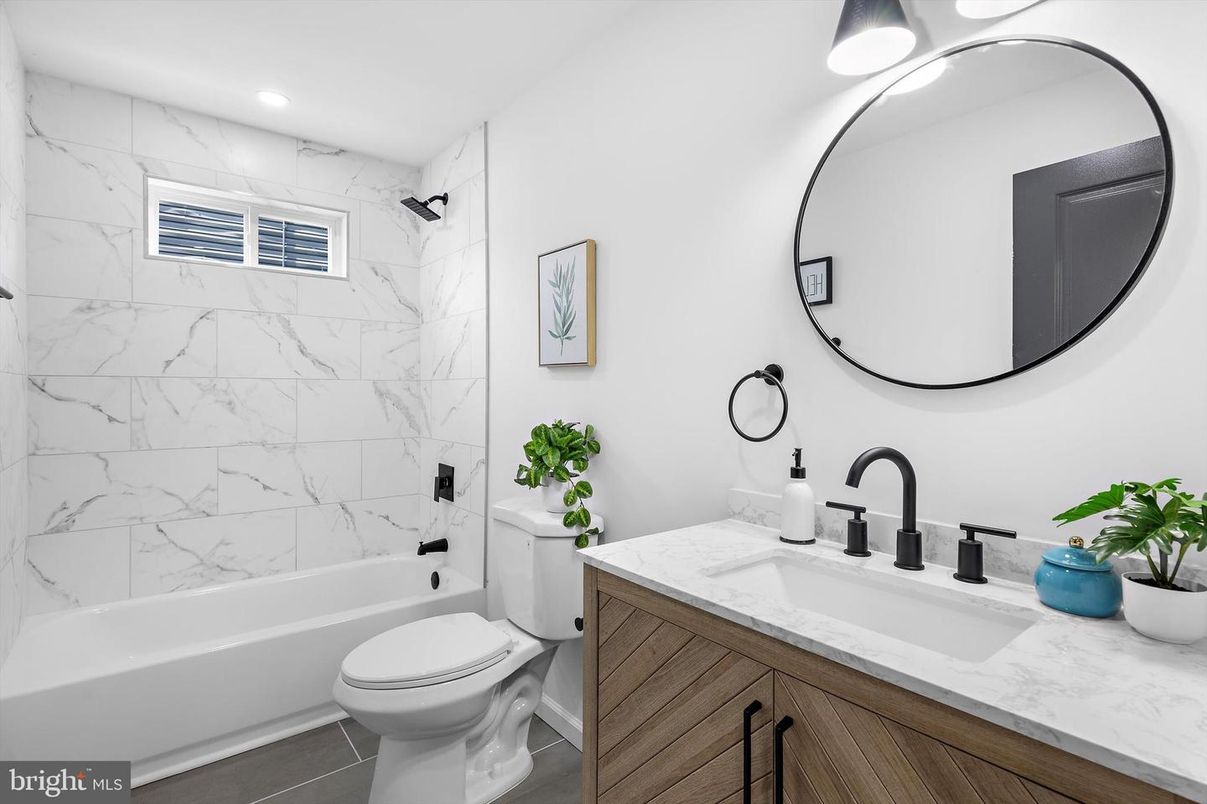 Bathroom, Interior, Marble Walls, Recessed Lighting
