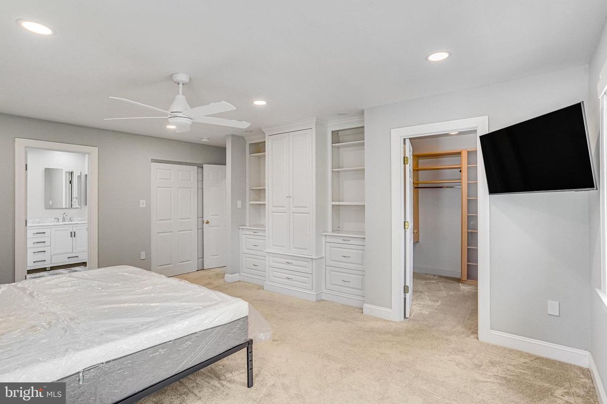 Bedroom, Interior, Recessed Lighting