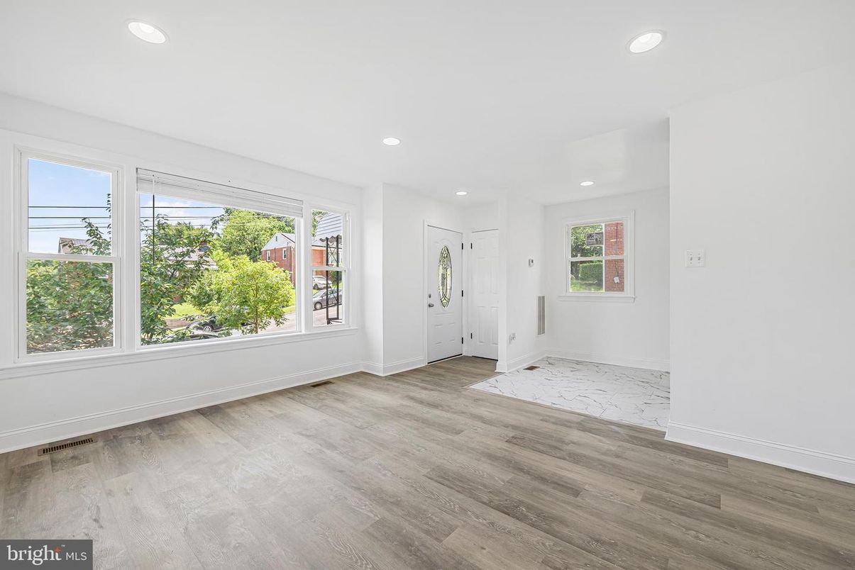 Empty room, Interior, Marble, Recessed Lighting, Wood Texture Flooring