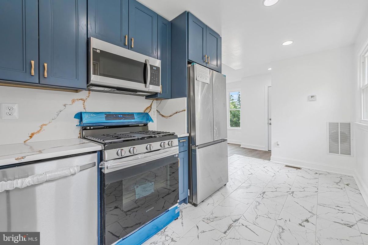 Interior, Kitchen, Marble, Recessed Lighting, Stainless Steel Appliances