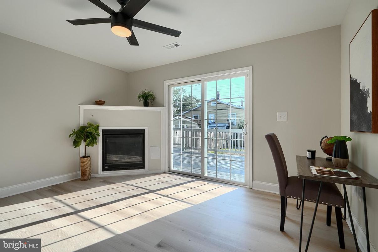 Fireplace, Home Office, Interior, Wood Texture Flooring