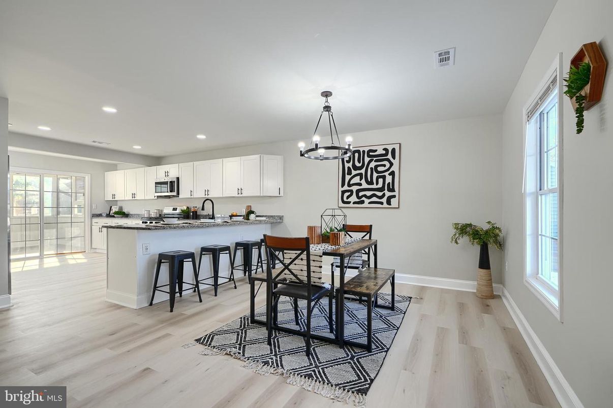 Dining room, Interior, Kitchen, Pendant Lights, Recessed Lighting, Wood Texture Flooring