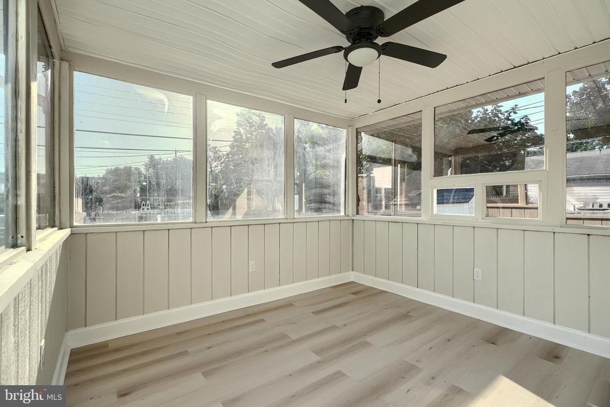 Interior, Sun Room, Wood Texture Flooring