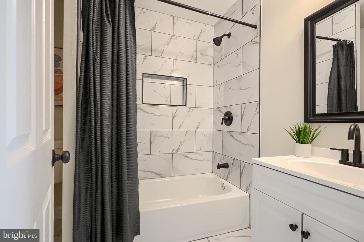 Bathroom, Interior, Marble Walls