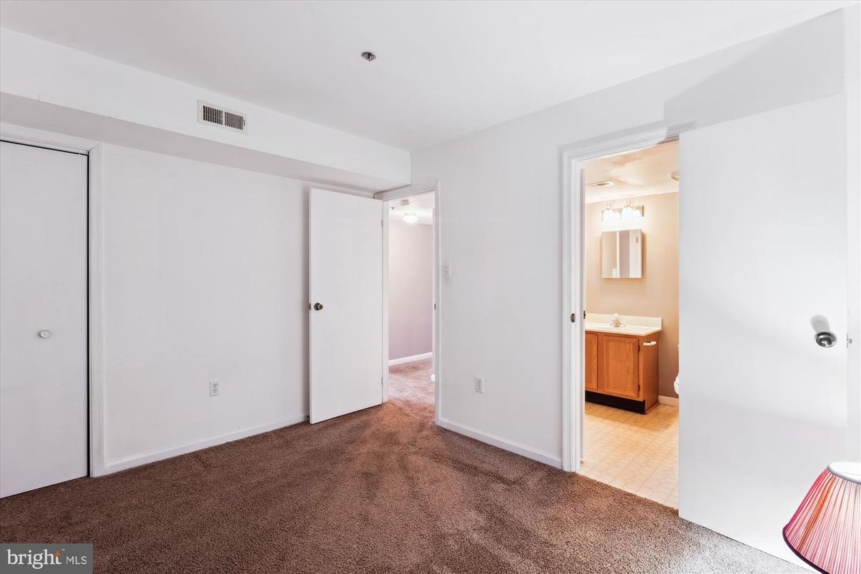 Bathroom, Empty room, Interior
