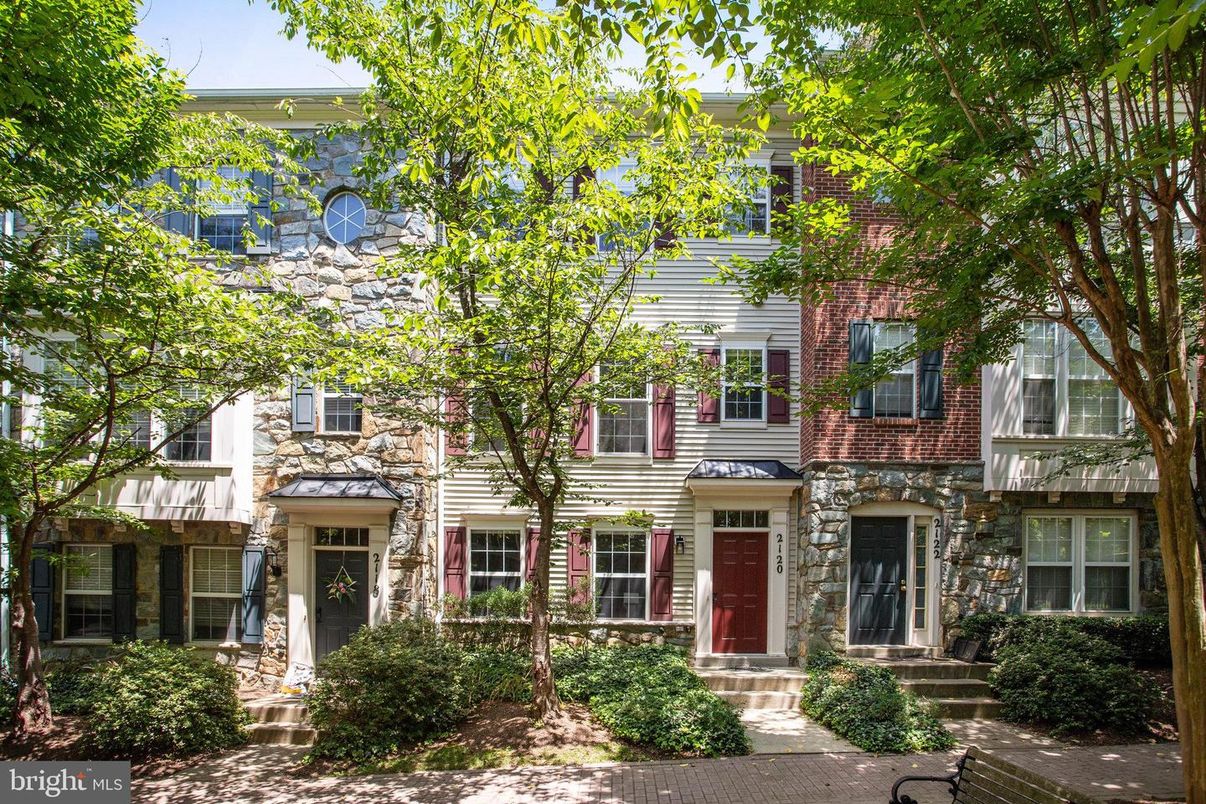 Exterior, Facade, Brick Facade, Rowhouse