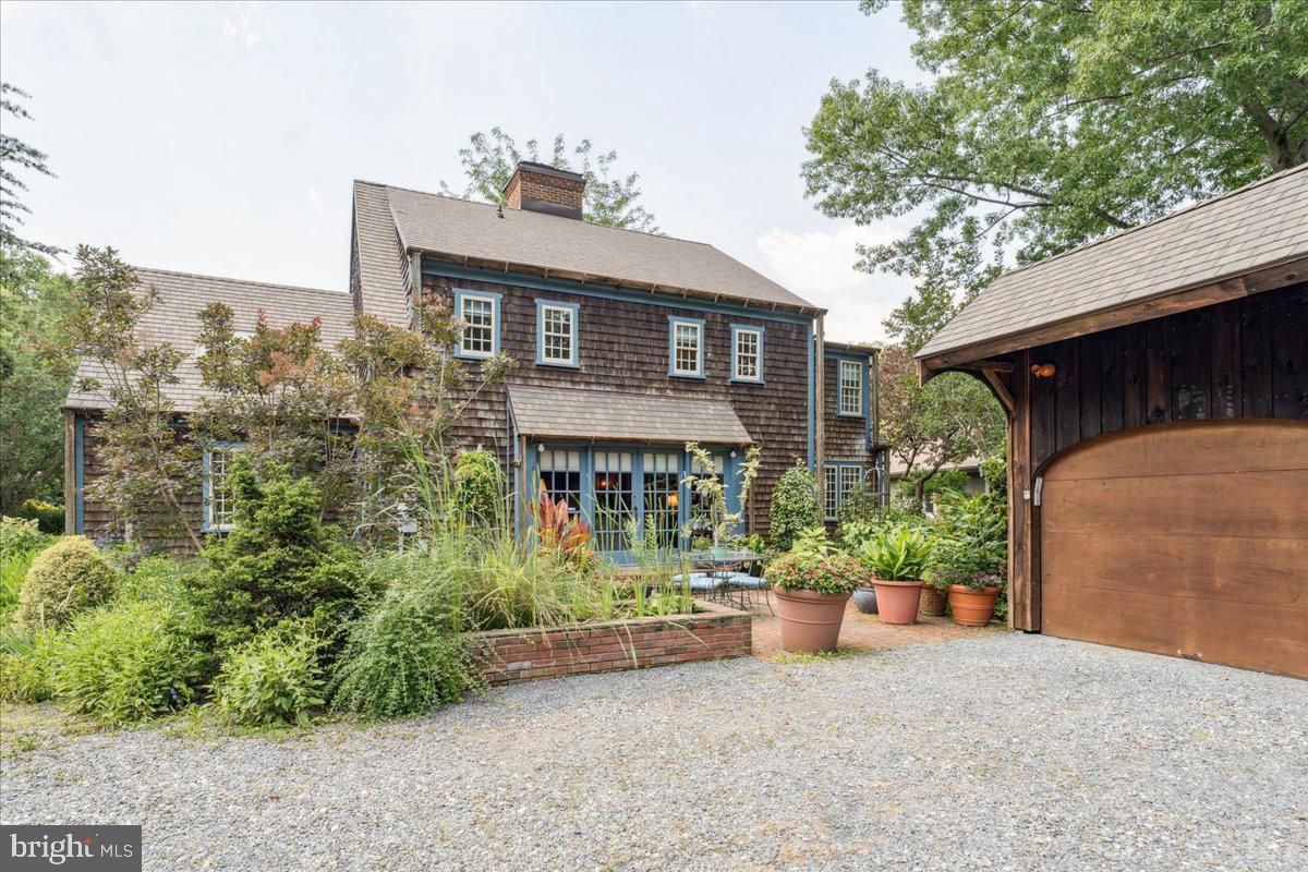 Backyard, Exterior, Facade, Brick Facade, Georgian