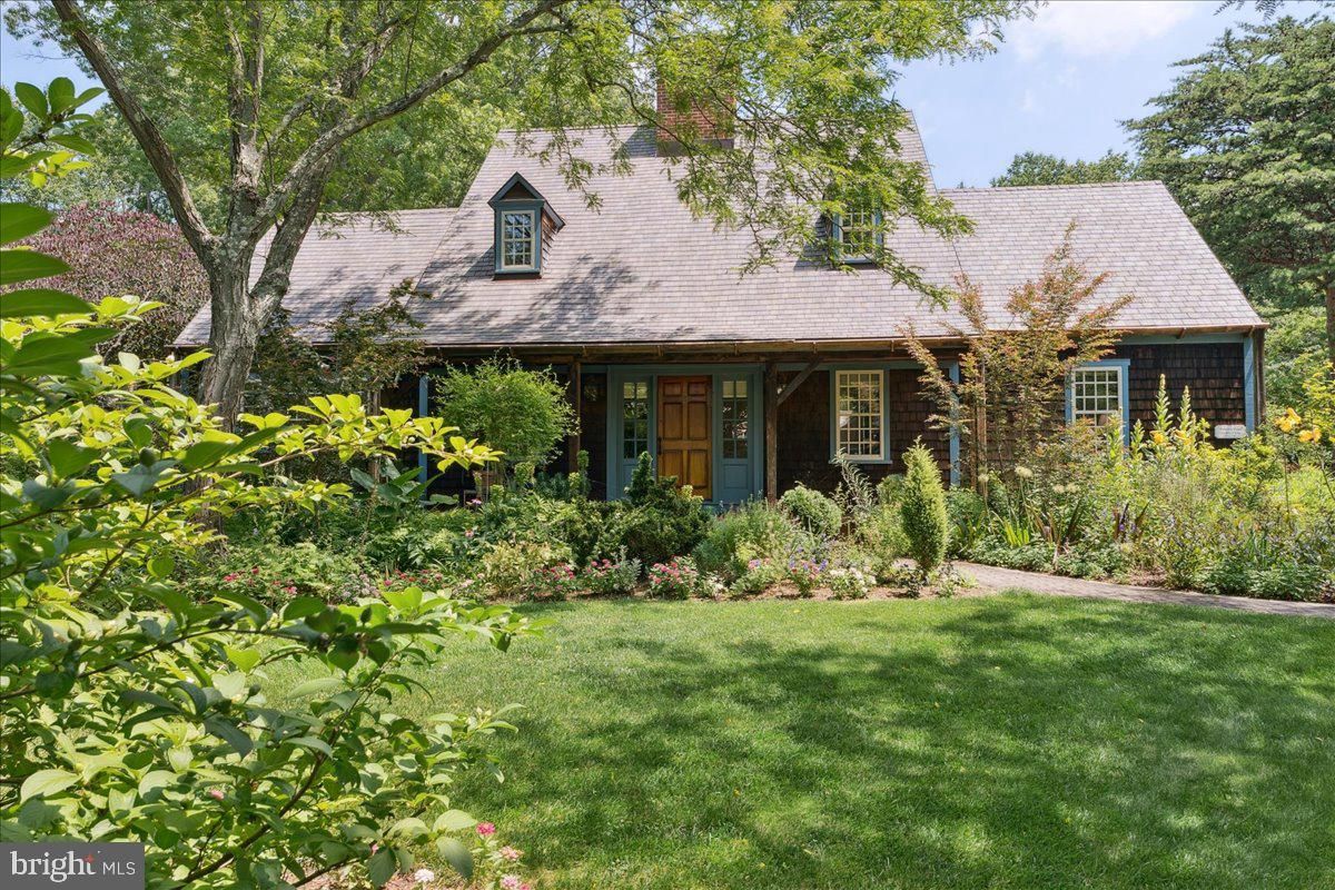 Exterior, Facade, Cape Cod