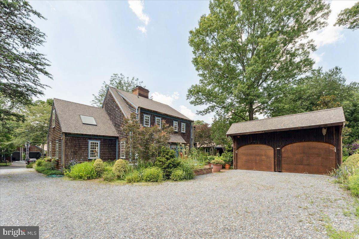 Backyard, Detached Garage, Exterior