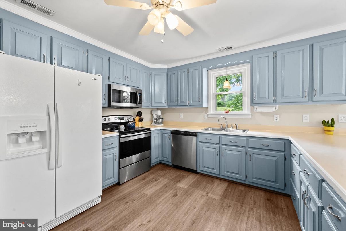 Interior, Kitchen, Stainless Steel Appliances, Wood Texture Flooring
