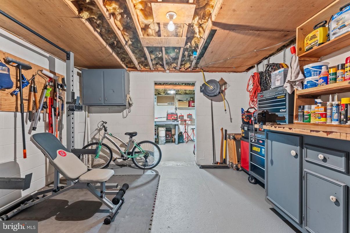 Fitness Equipment, Interior, Wooden Ceilings