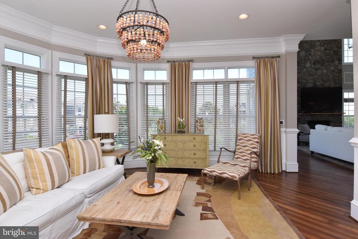 Chandelier, Interior, Living room, Recessed Lighting, Wood Texture Flooring