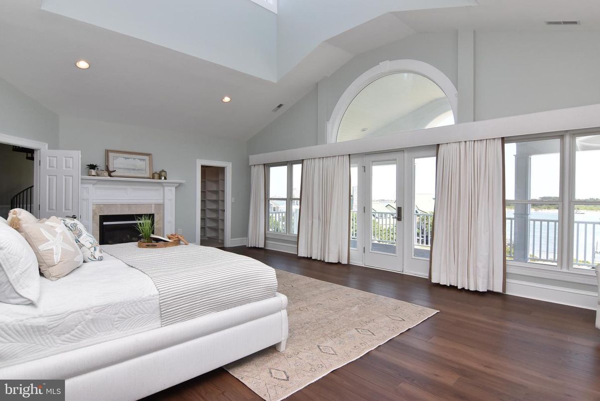 Bedroom, Fireplace, Interior, Recessed Lighting, Wood Texture Flooring