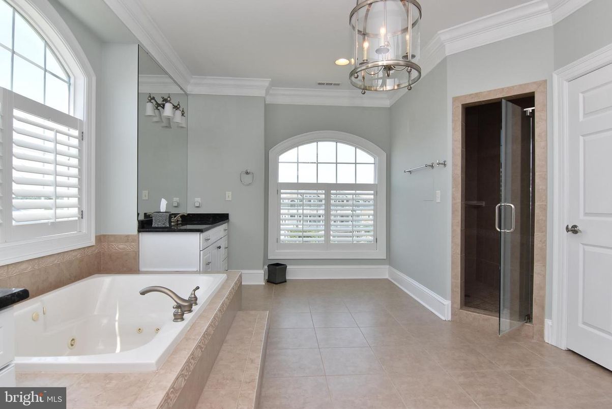 Bathroom, Glass Shower, Interior, Pendant Lights, Recessed Lighting