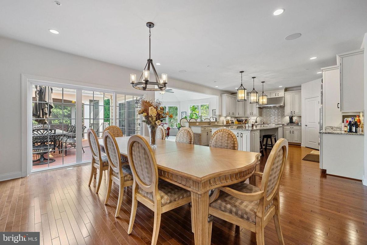 Dining room, Interior, Kitchen, Pendant Lights, Recessed Lighting, Wood Texture Flooring
