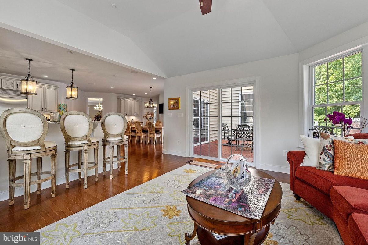 Dining room, Interior, Kitchen, Living room, Pendant Lights, Recessed Lighting, Wood Texture Flooring