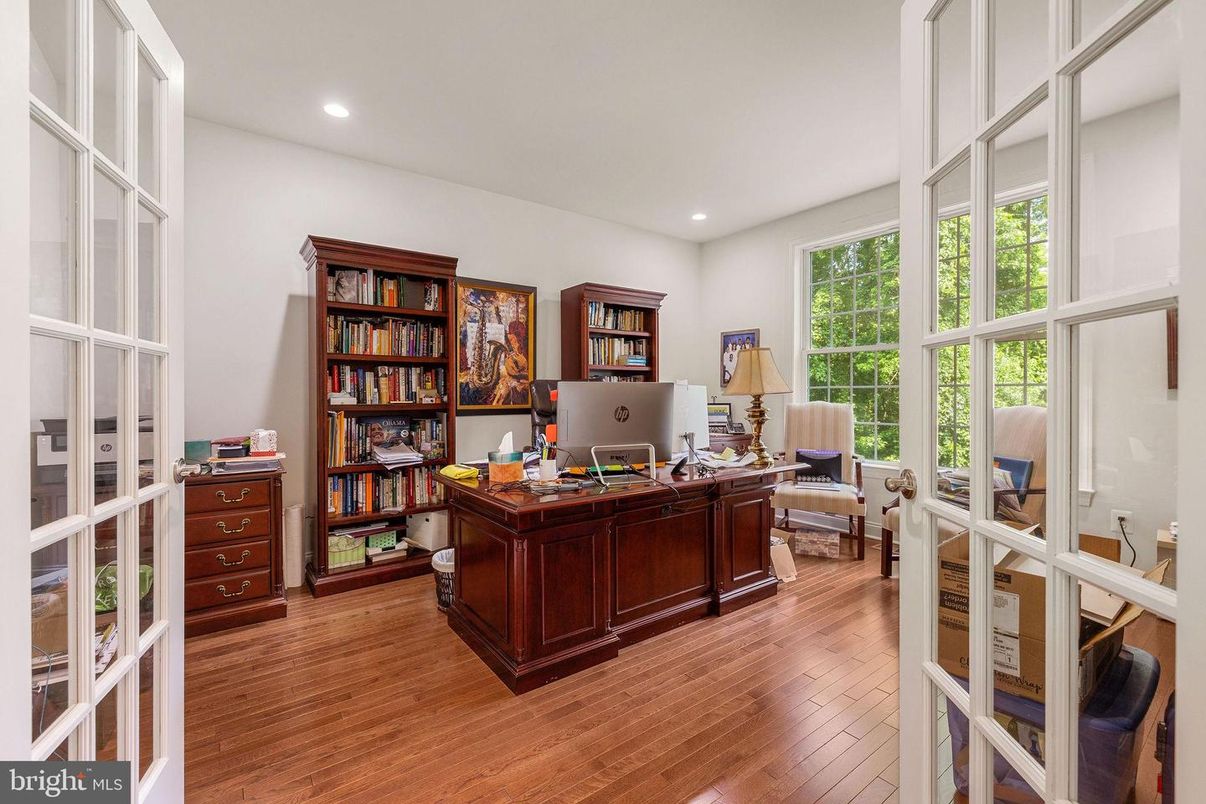 Home Office, Interior, Recessed Lighting, Wood Texture Flooring