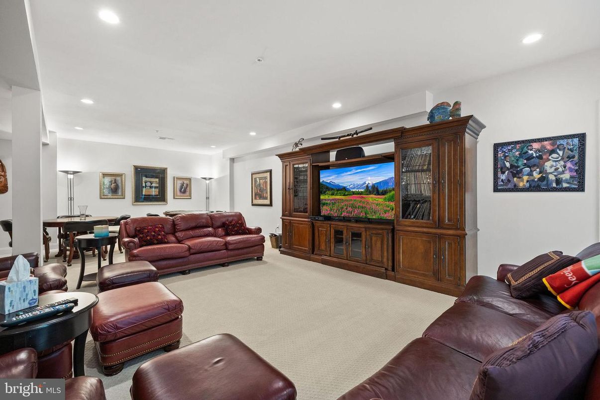 Dining room, Interior, Living room, Recessed Lighting