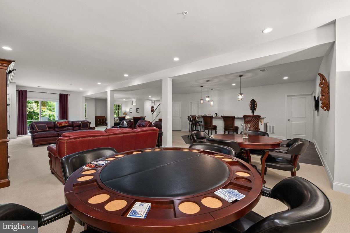 Game Room, Interior, Living room, Pendant Lights, Recessed Lighting