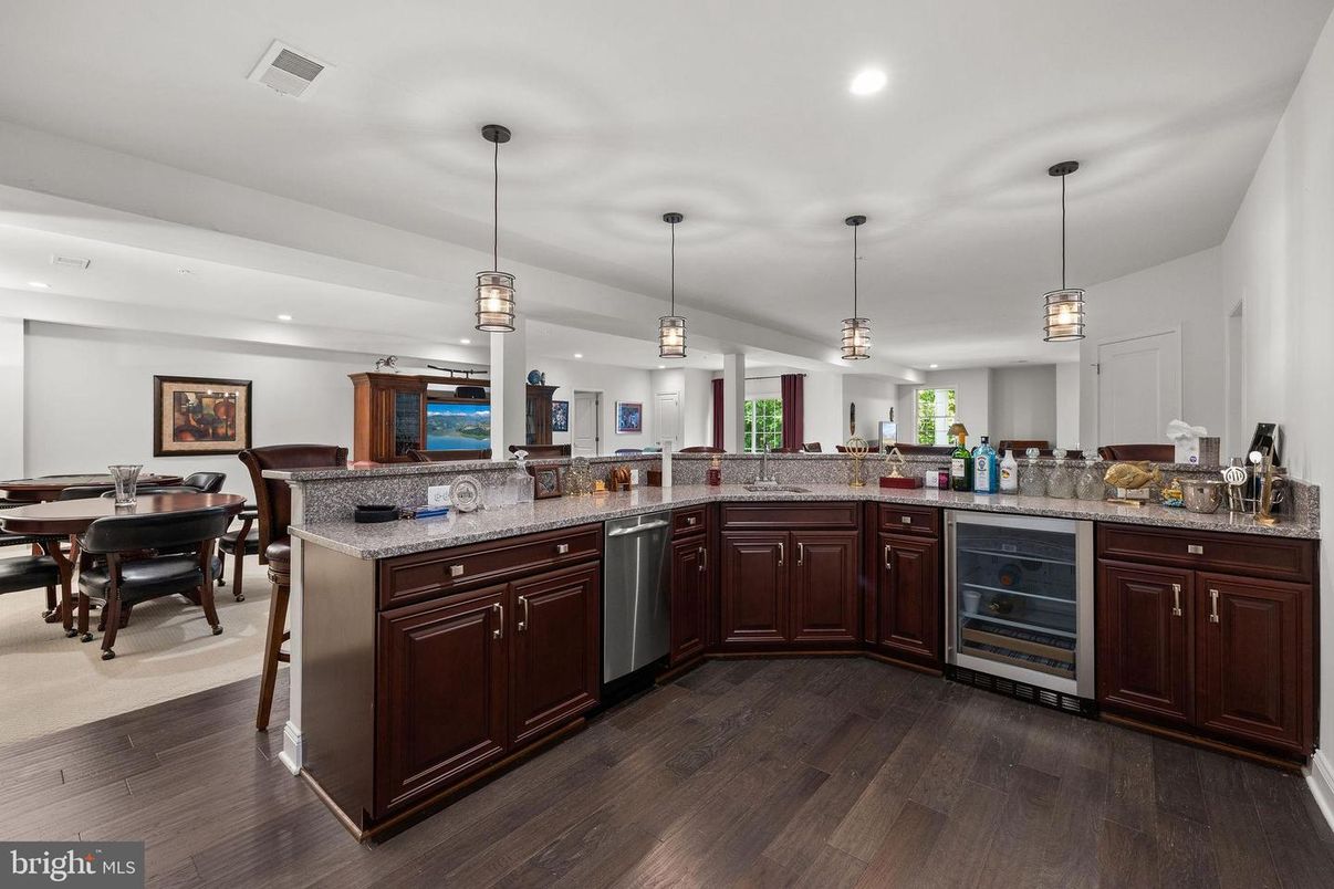 Dining room, Interior, Kitchen, Pendant Lights, Recessed Lighting, Wood Texture Flooring