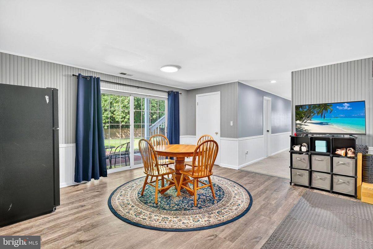 Dining room, Interior, Recessed Lighting, Wood Texture Flooring