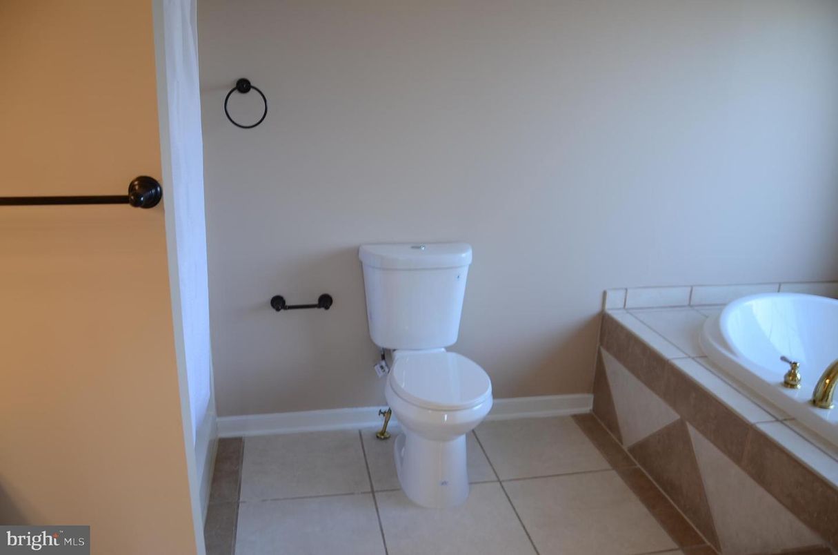 Bathroom, Interior, Tile Countertops