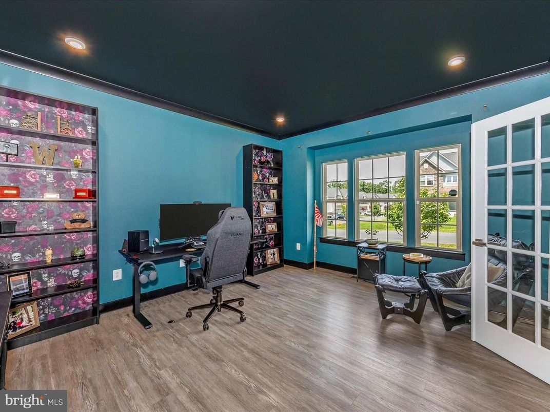 Home Office, Interior, Recessed Lighting, Wood Texture Flooring