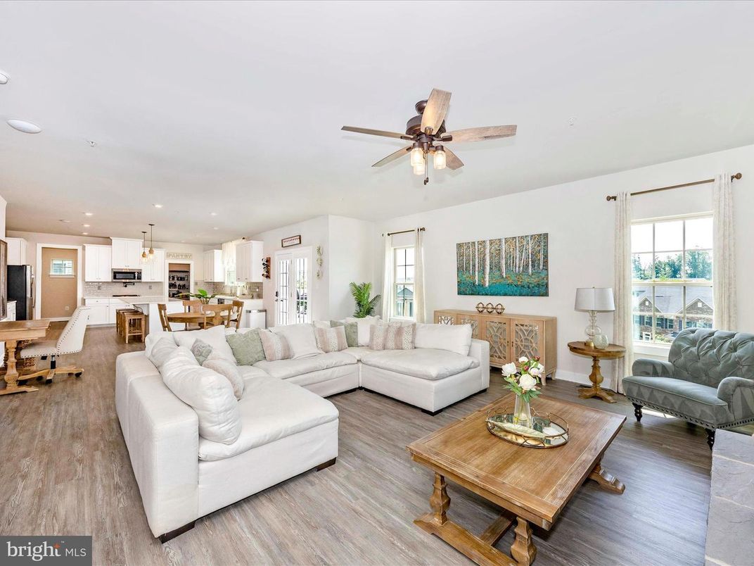 Dining room, Interior, Kitchen, Living room, Pendant Lights, Recessed Lighting, Stainless Steel Appliances, Wood Texture Flooring