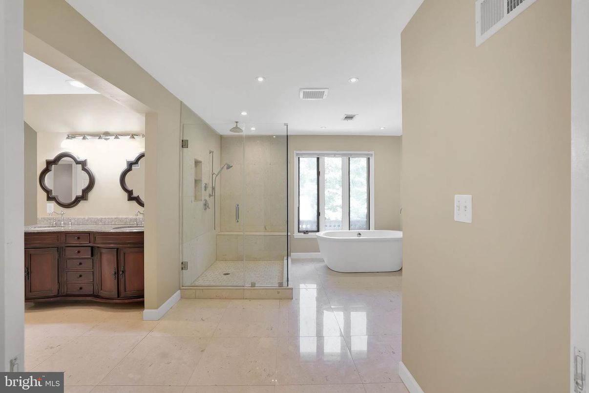 Bathroom, Free Standing Baths, Glass Shower, Interior, Recessed Lighting