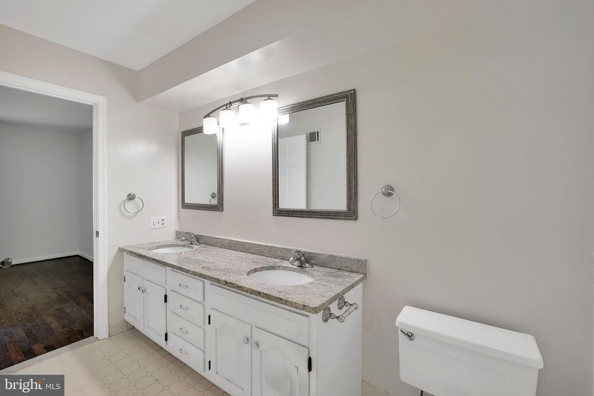 Bathroom, Dual Sink Vanities, Interior, Wood Texture Flooring