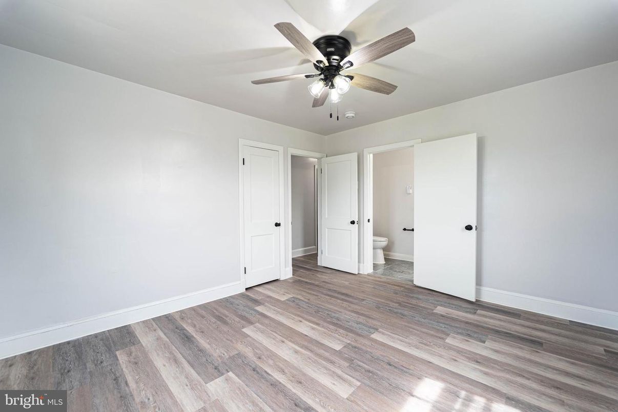 Bathroom, Empty room, Interior, Wood Texture Flooring