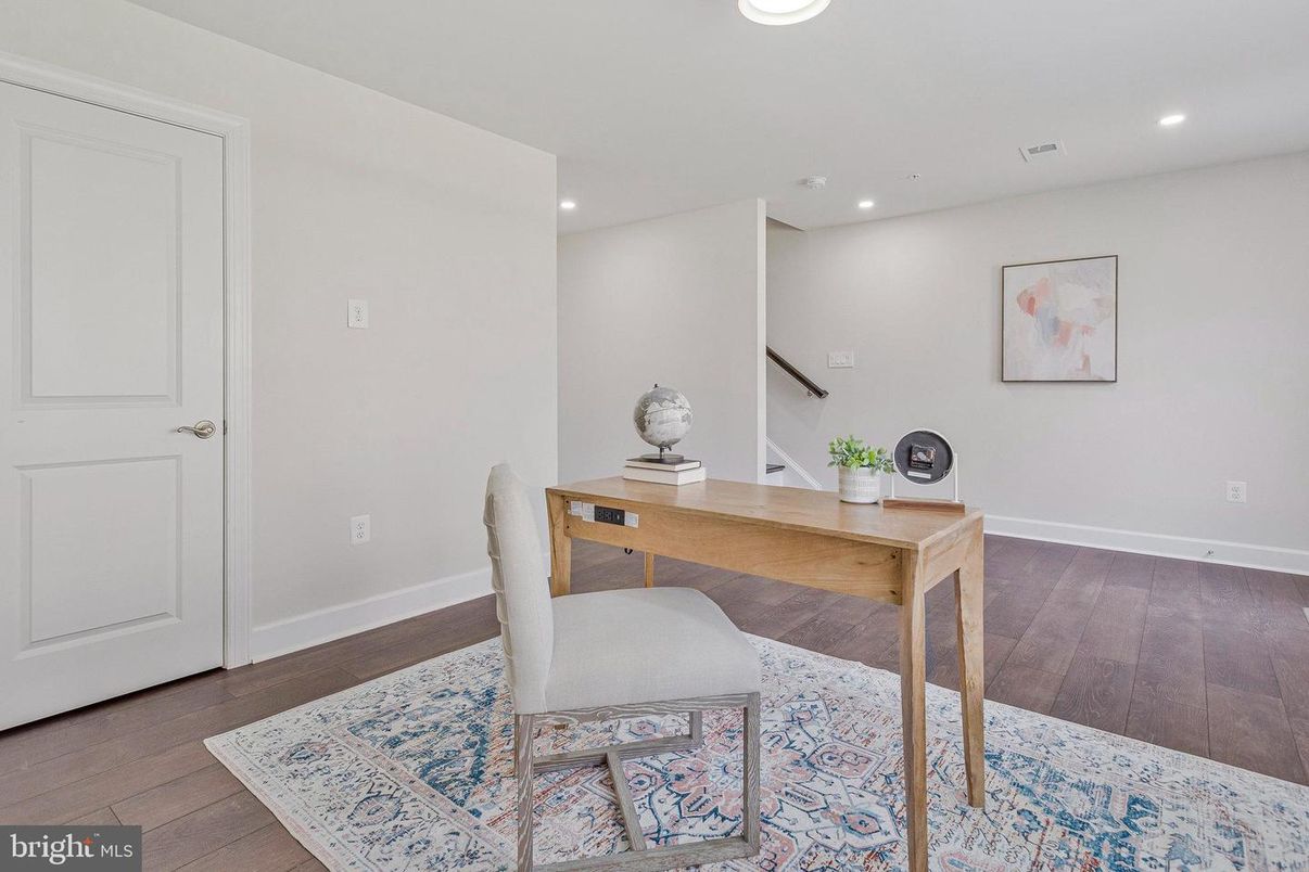 Home Office, Interior, Recessed Lighting, Wood Texture Flooring