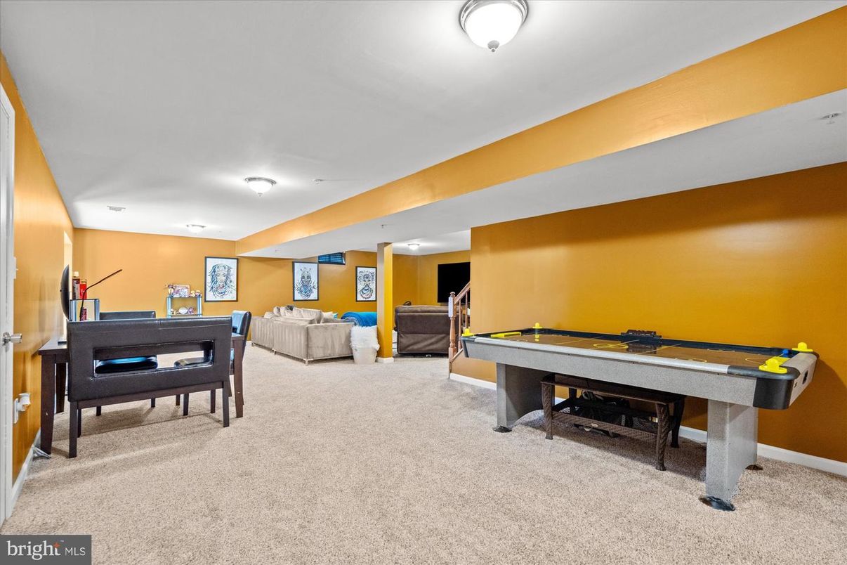 Billiard Table, Game Room, Interior