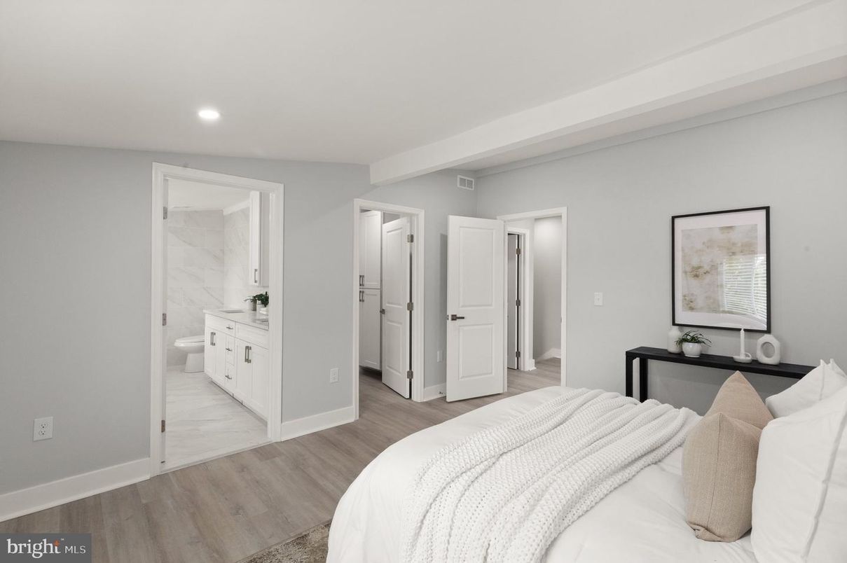 Bathroom, Bedroom, Interior, Marble Walls, Recessed Lighting, Wood Texture Flooring