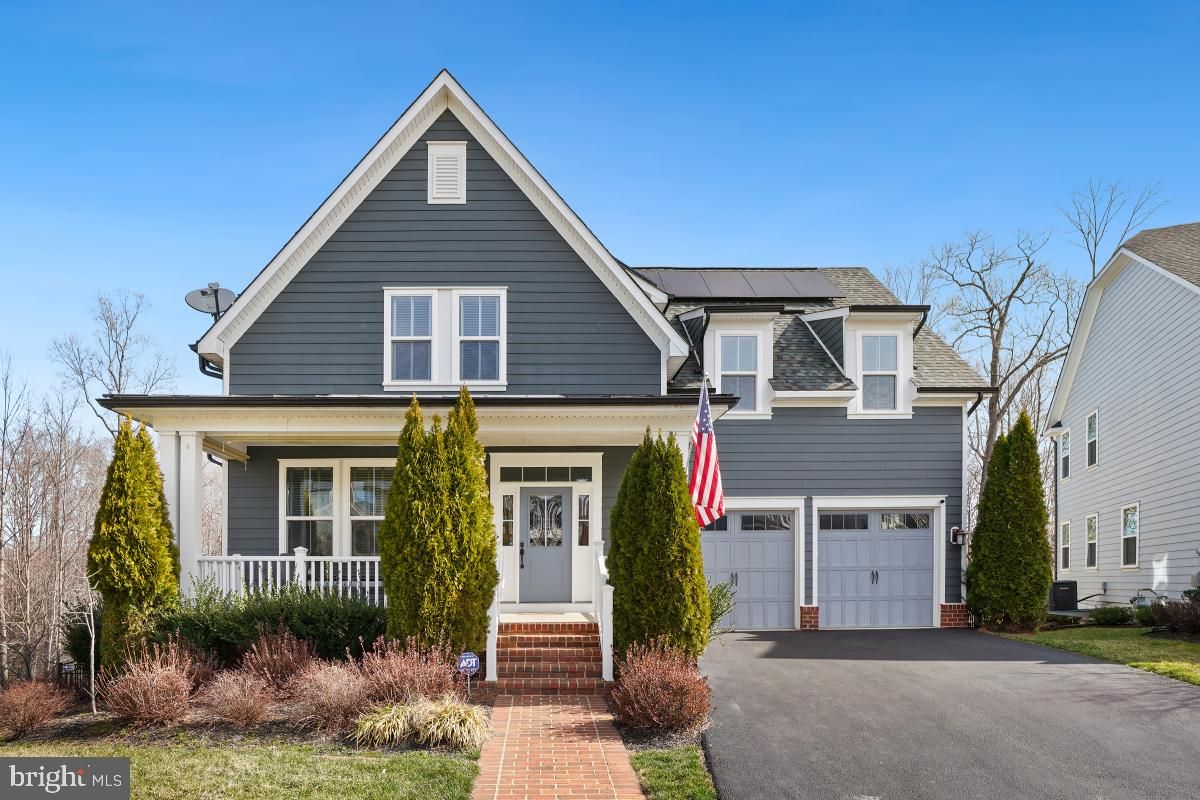 Attached, Exterior, Facade, Solar Panels, Queen Anne Victorian